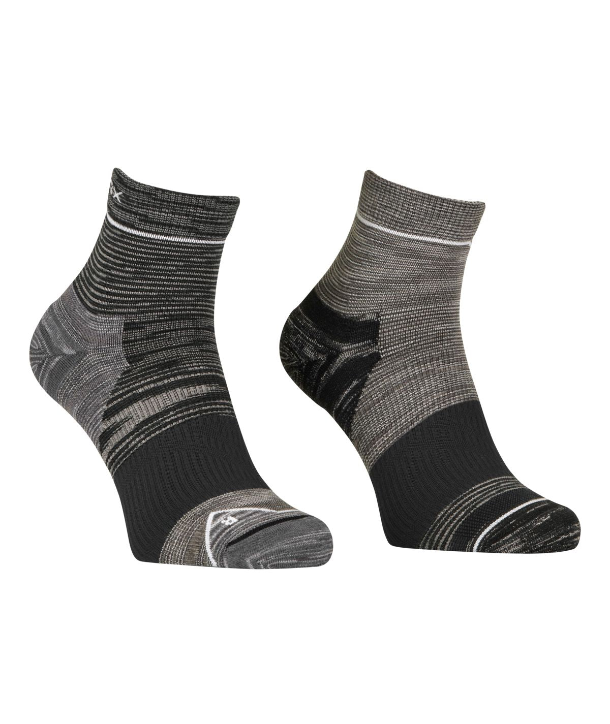 185430-54881-90201-ALPINE_QUARTER_SOCKS_M_black_raven-B-01.jpg