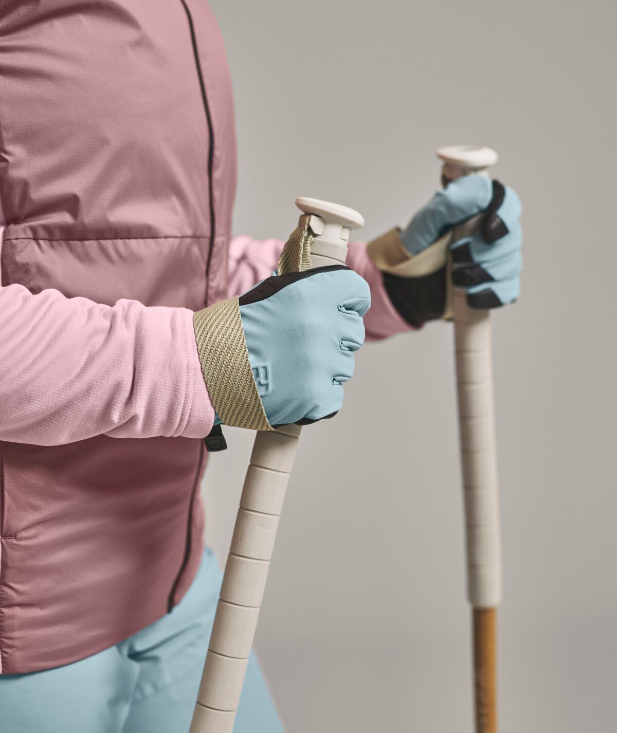 372144-56327-TOUR_GLOVE_W-D-01.jpg