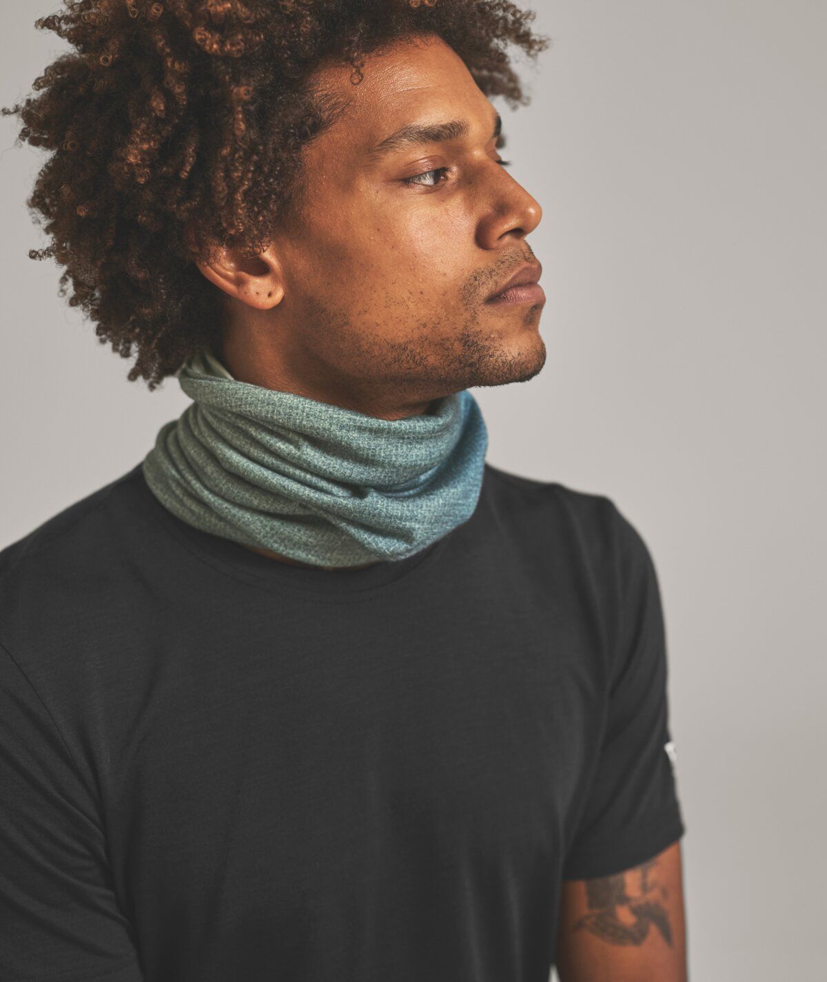 372172-68064-185_MERINO_NECKWARMER-D-01.jpg