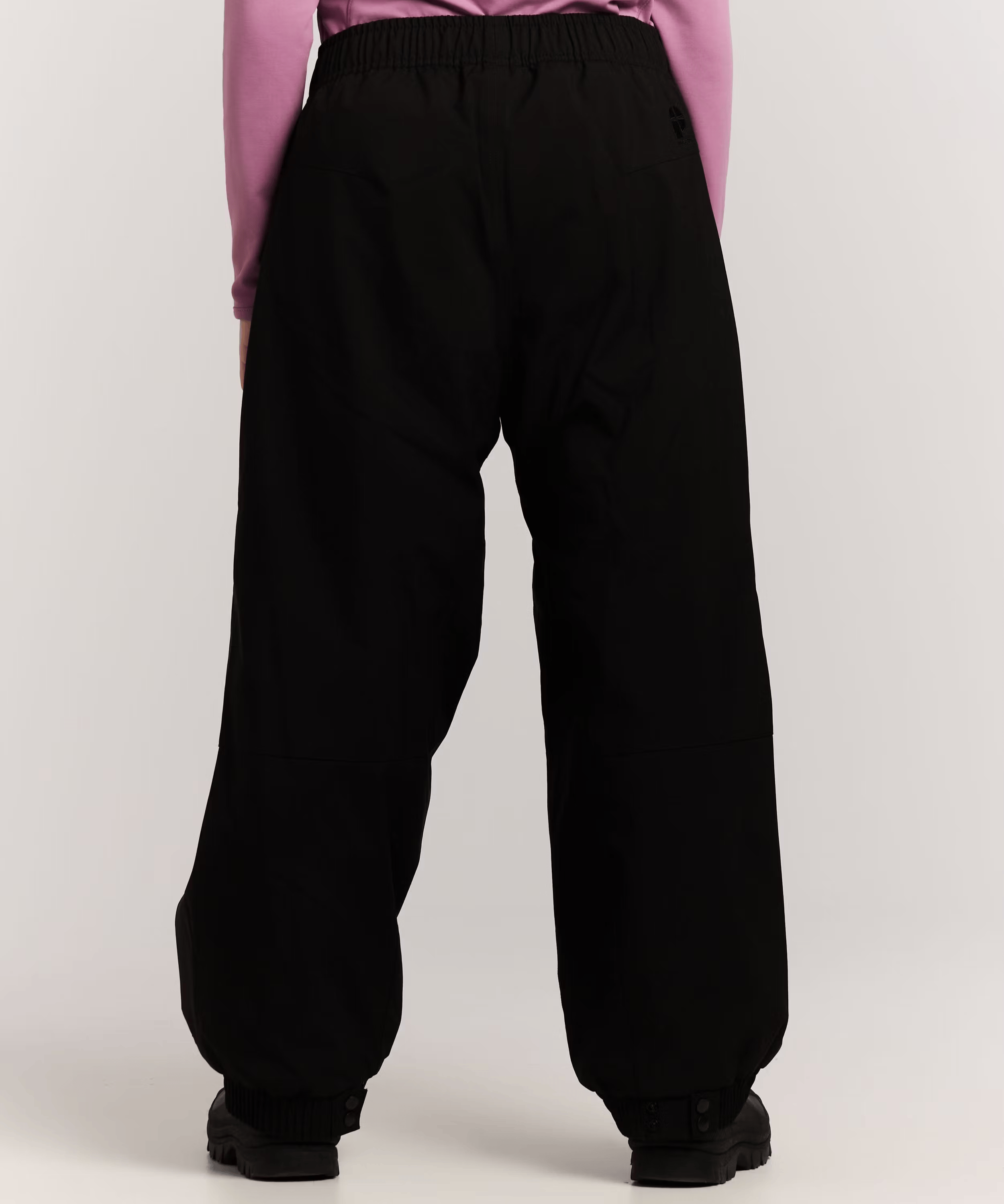 44809000_290_model_back-half_01.png