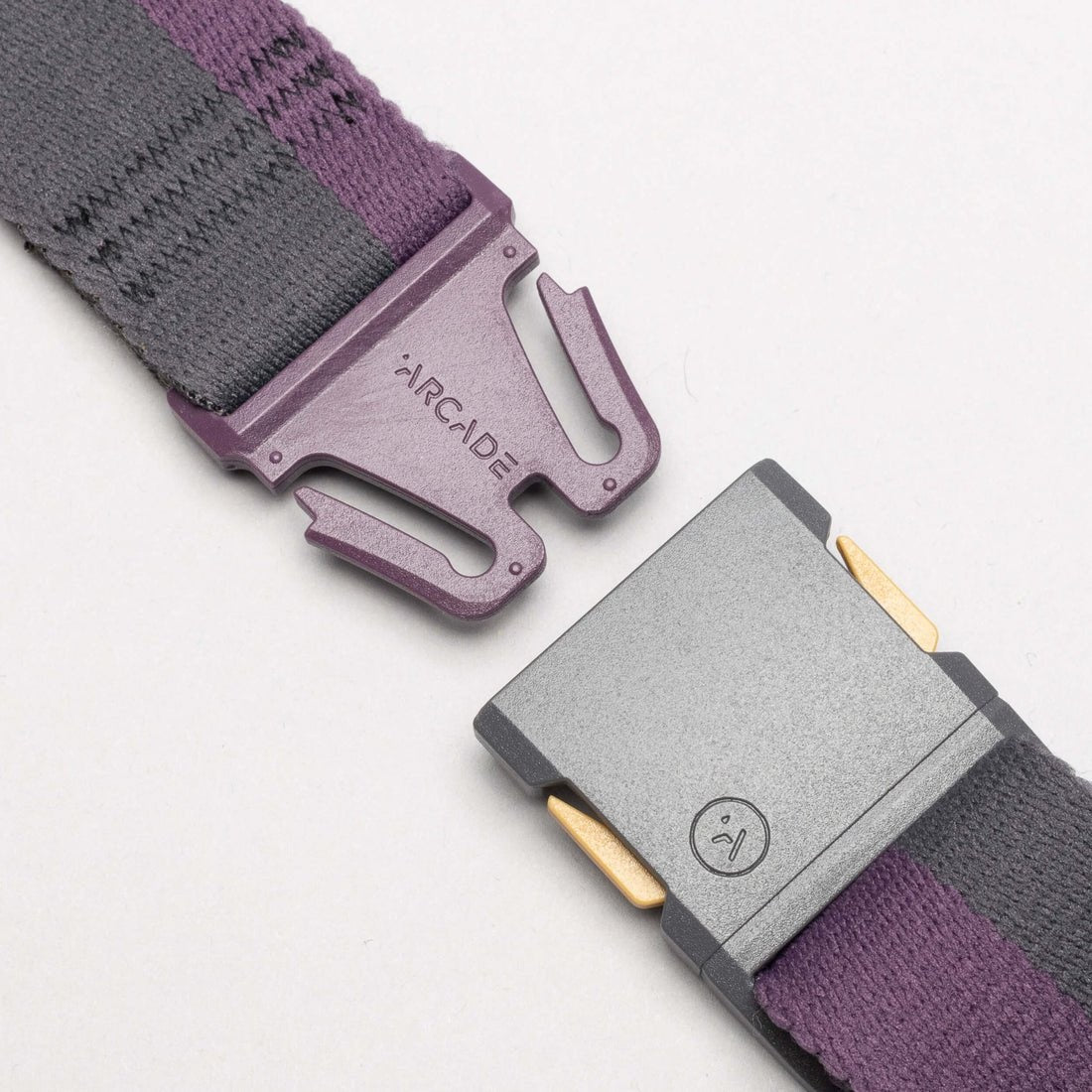 arcade-arcade-sierra-slim-stretch-belt_bc696b5c-05e0-4745-8794-9e20e70b4dee.jpg