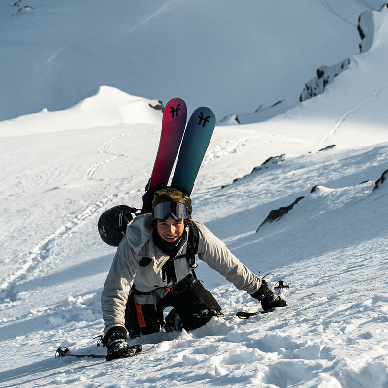 faction-skis-2025-studio-3-lifestyle-1x1.jpg