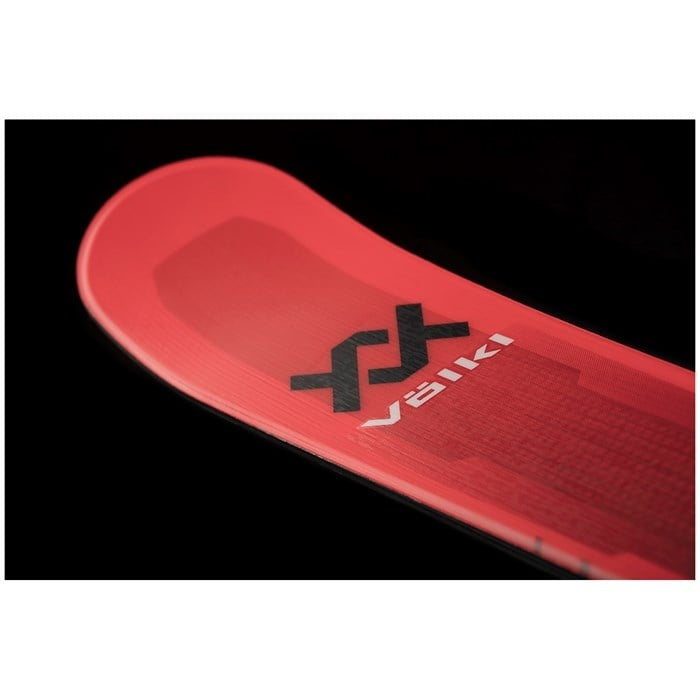 volkl-mantra-jr-skis-kids-2024_b97345f6-2d32-41f2-bd9e-c7d256f4efb7.jpg